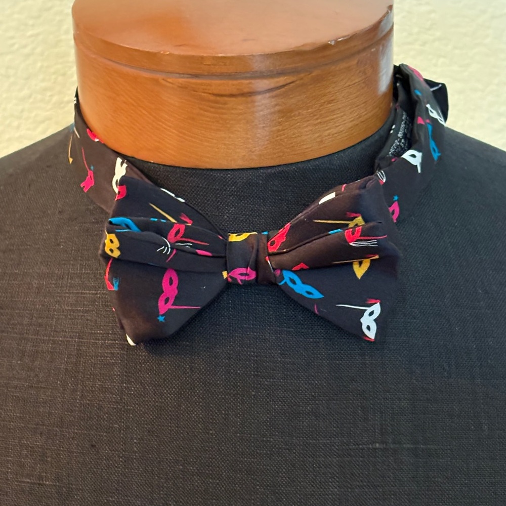 Vickie Davis Masquerade Bow Tie